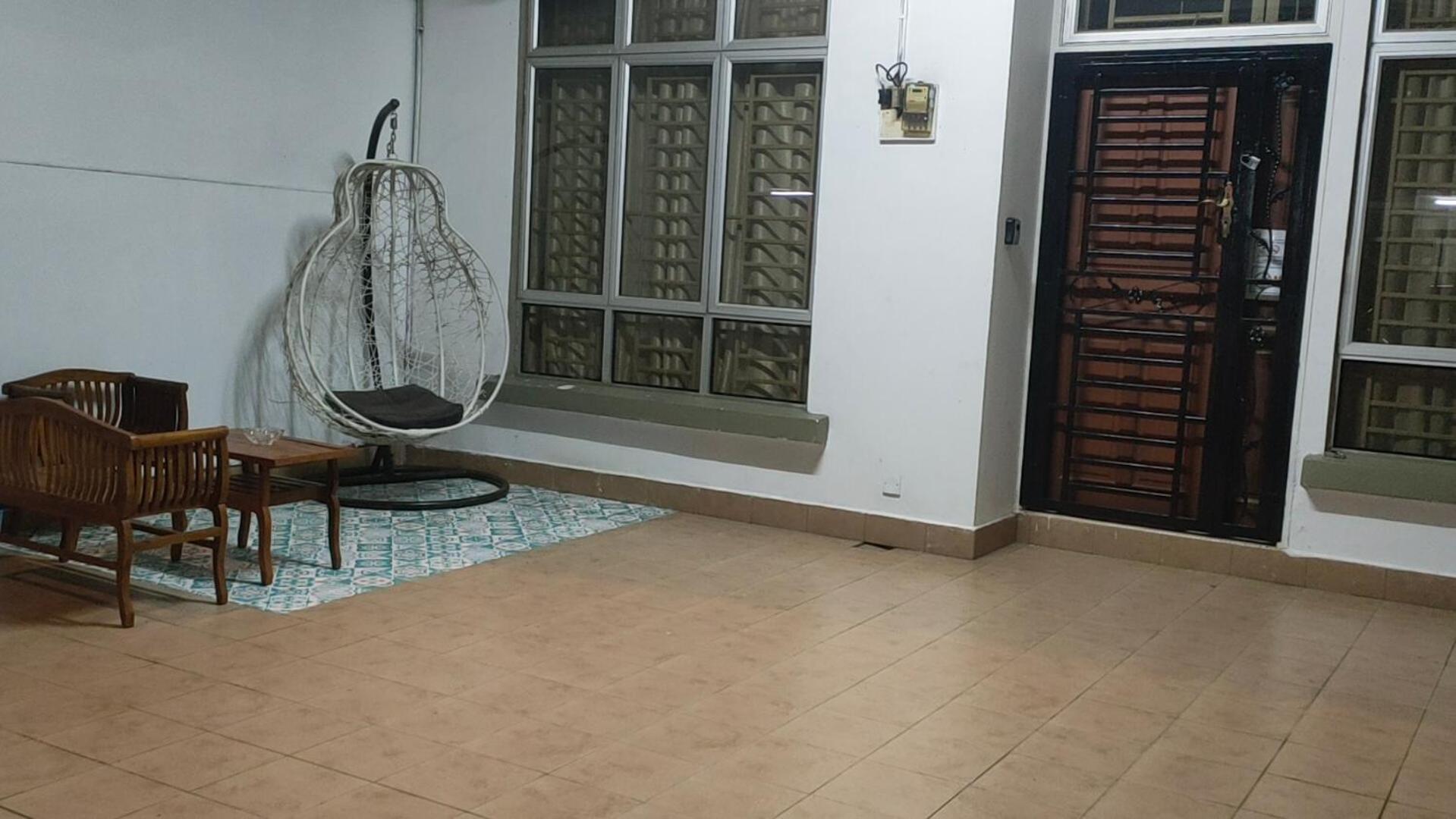 Zulaikha'S Homestay Ulu Tiram Johor Bahru Esterno foto